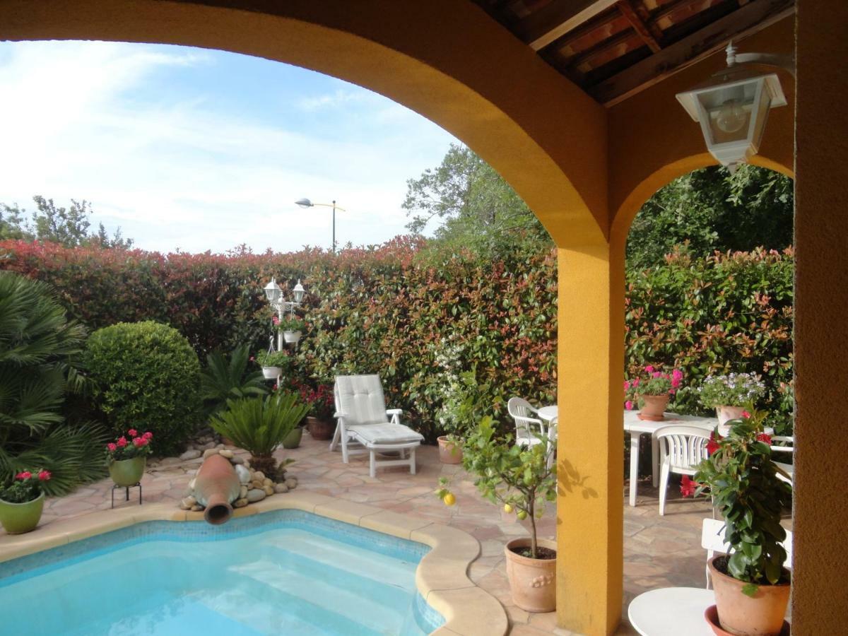 Deux Chambres Chez L'Habitant Dans Villa De Charme Avec Piscine Et Proche Mer Cuers Kültér fotó